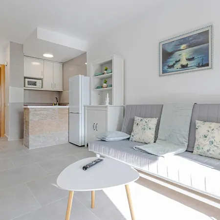 New Wonderful Holidays Benalbeach Apartment
