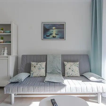 New Wonderful Holidays Benalbeach Apartment