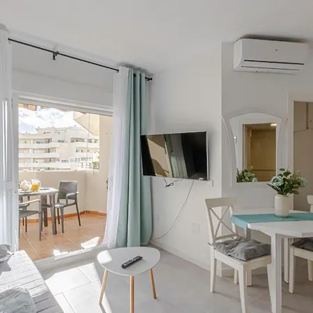 New Wonderful Holidays Benalbeach Apartment